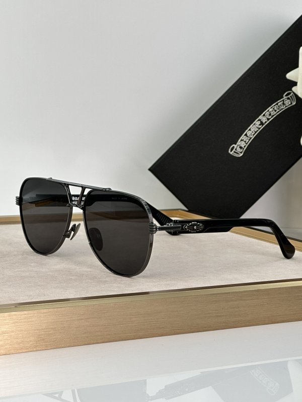 Очки солнцезащитные