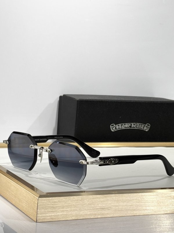 Очки солнцезащитные