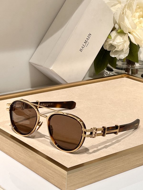 Очки солнцезащитные