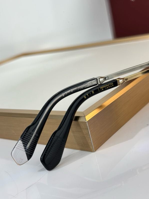 Очки солнцезащитные фото 3