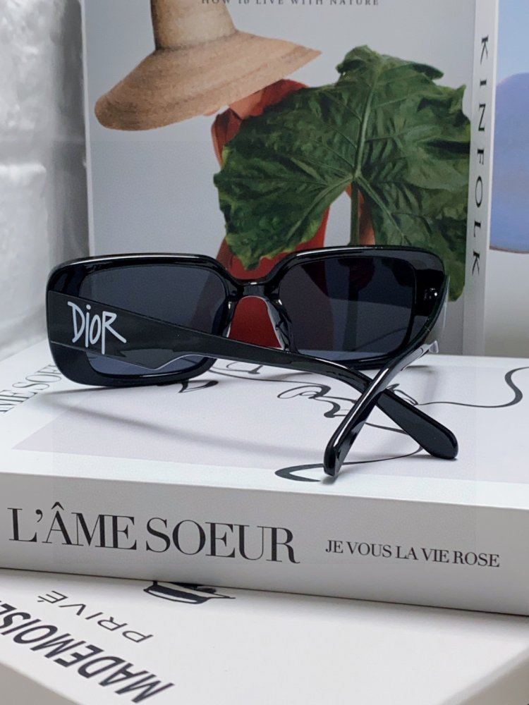 Очки солнцезащитные фото 3