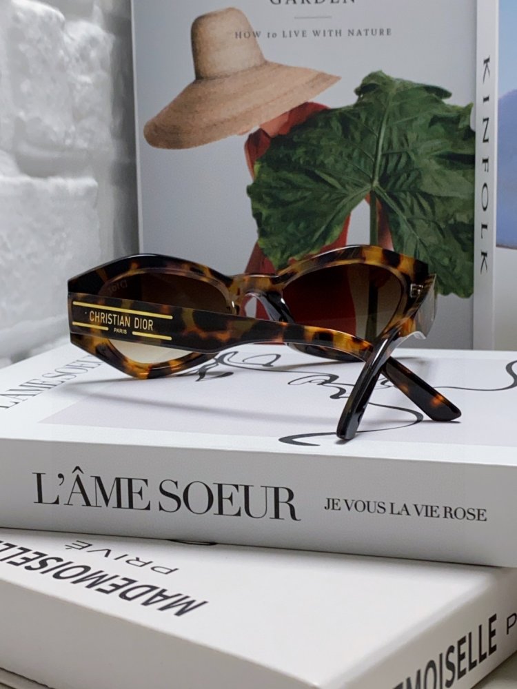 Очки солнцезащитные фото 3