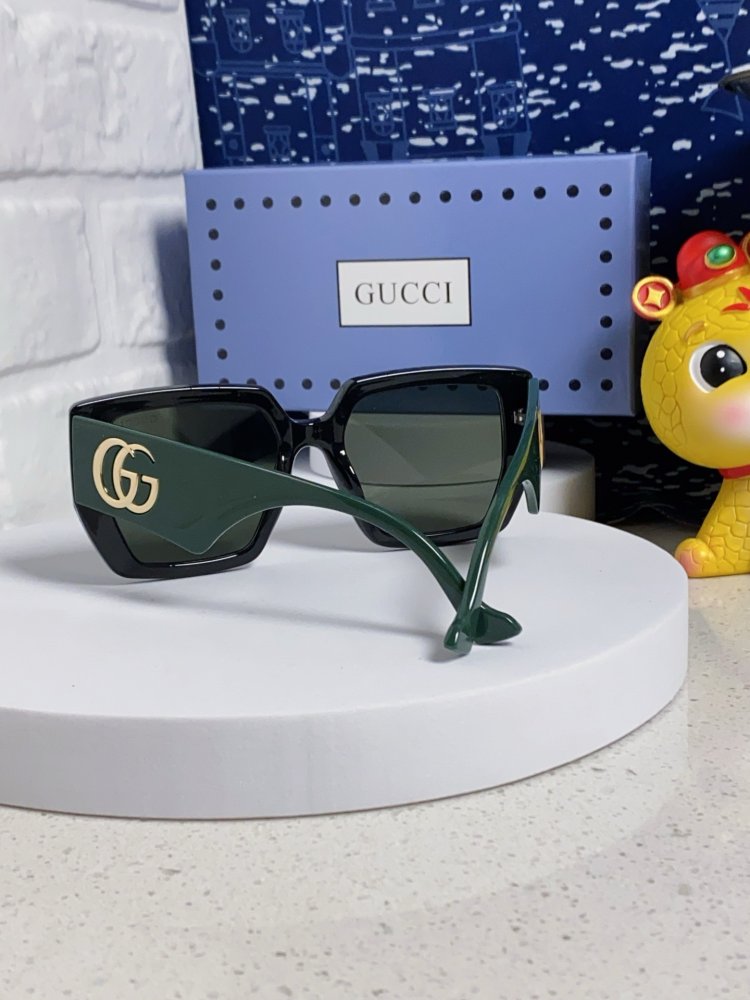 Очки солнцезащитные фото 3