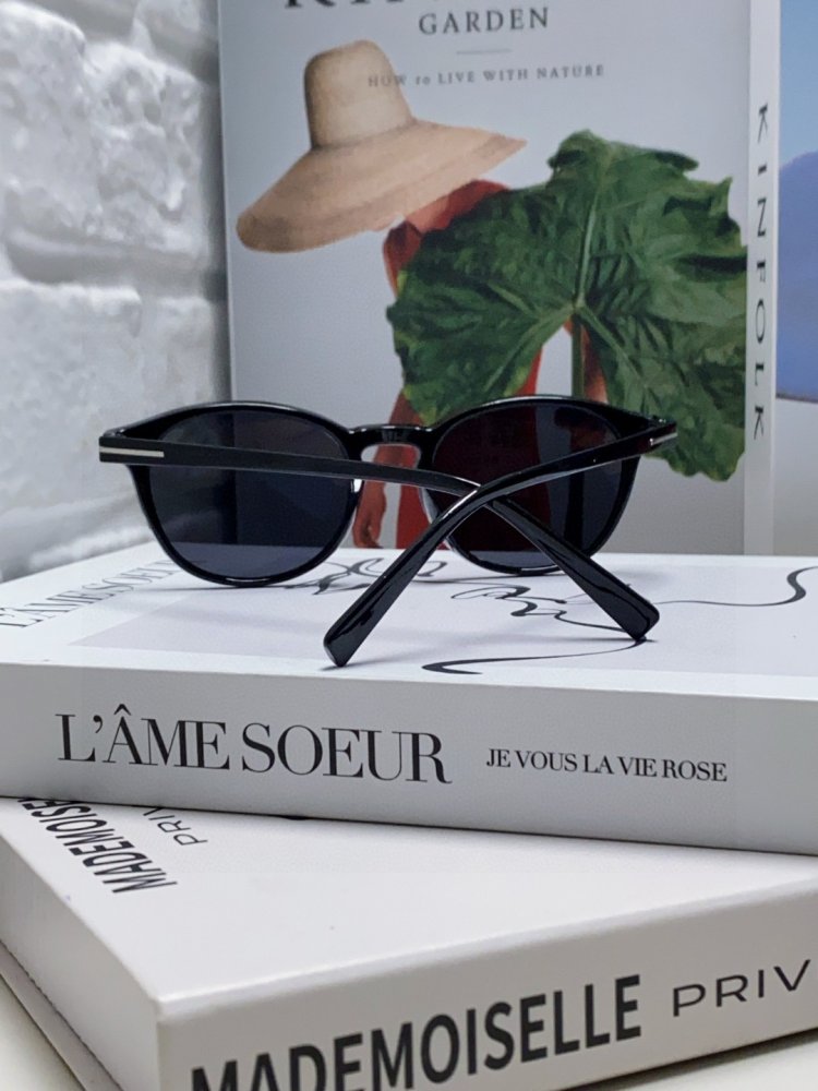 Очки солнцезащитные фото 3