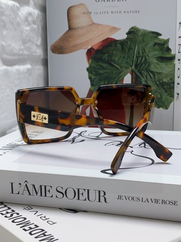 Очки солнцезащитные фото 3