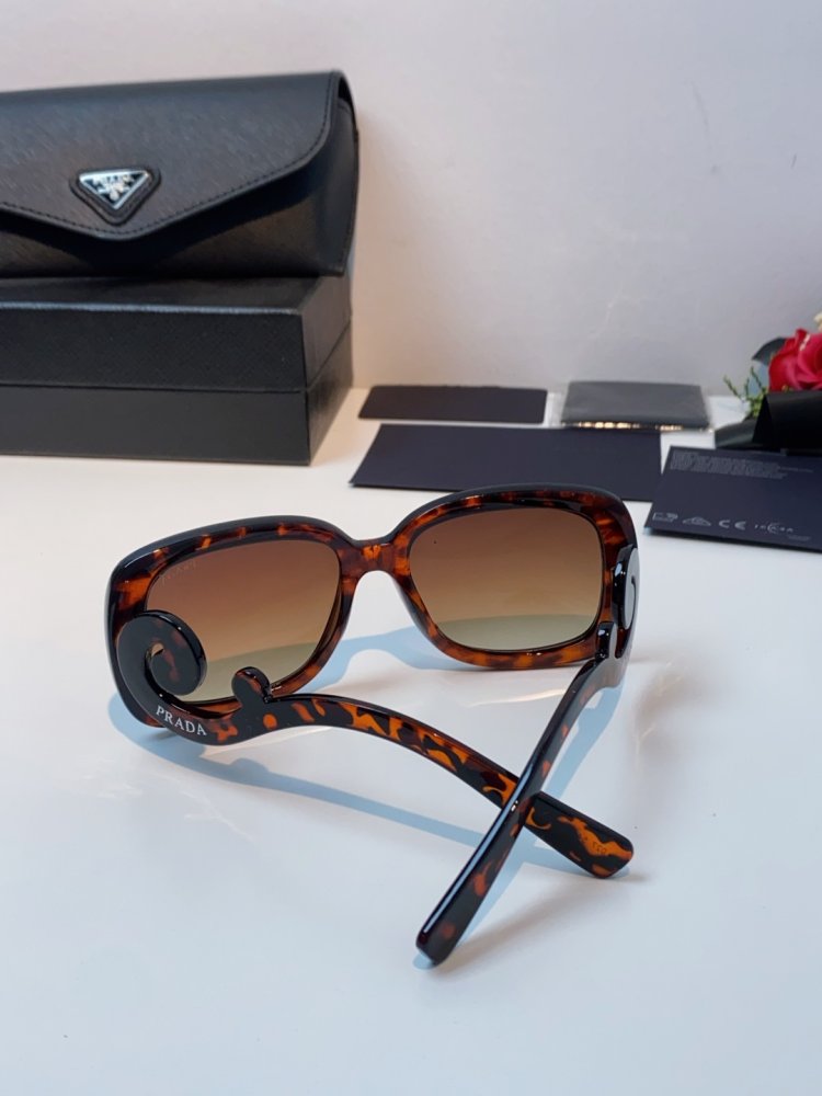 Очки солнцезащитные фото 3