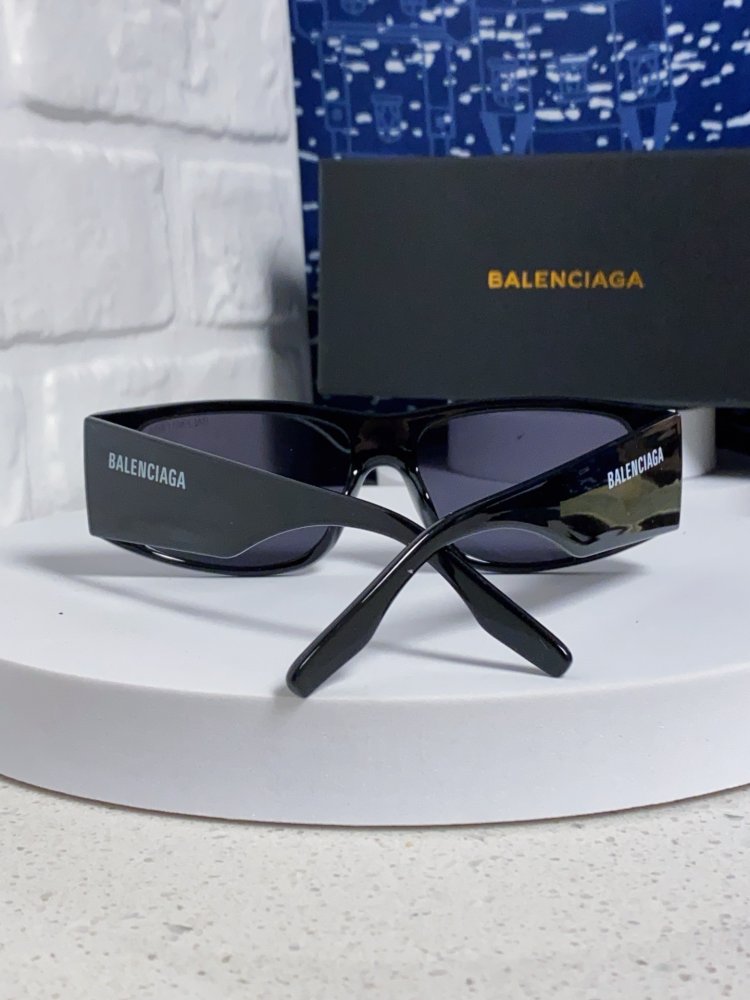 Очки солнцезащитные фото 3