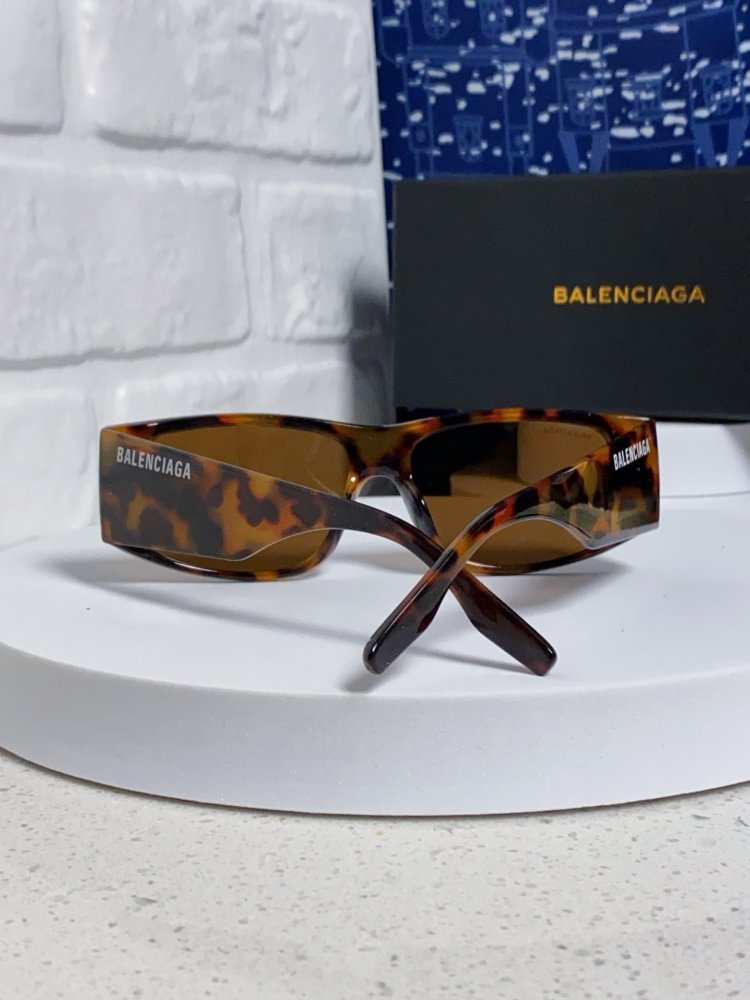 Очки солнцезащитные фото 3