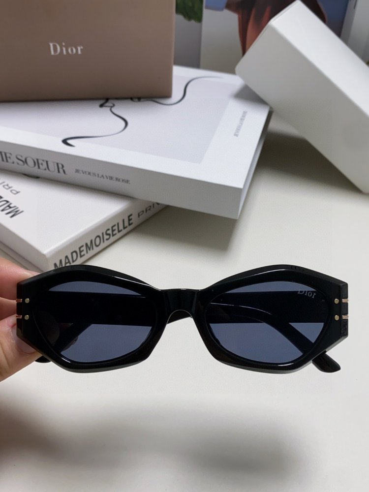 Очки солнцезащитные фото 4