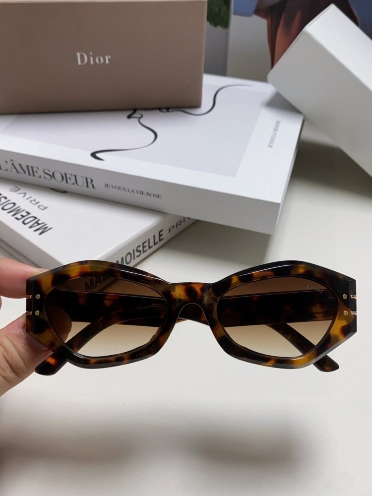 Очки солнцезащитные фото 4