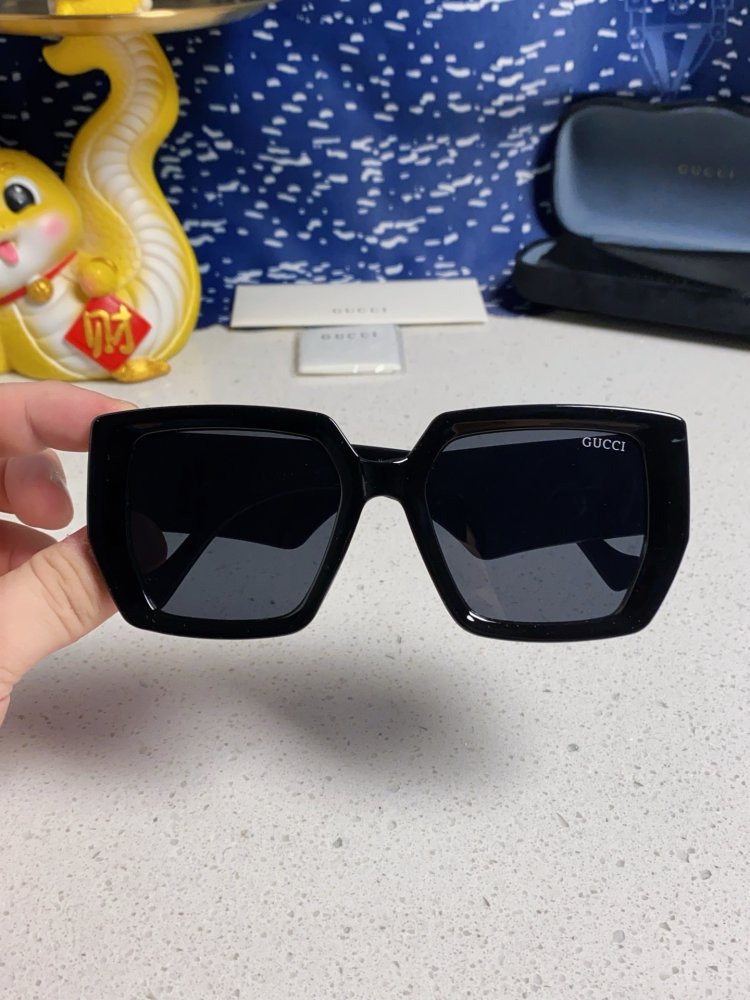 Очки солнцезащитные фото 4