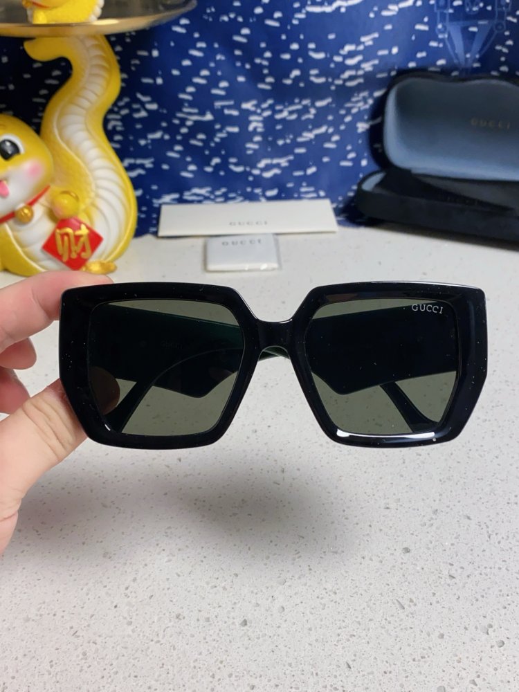 Очки солнцезащитные фото 4