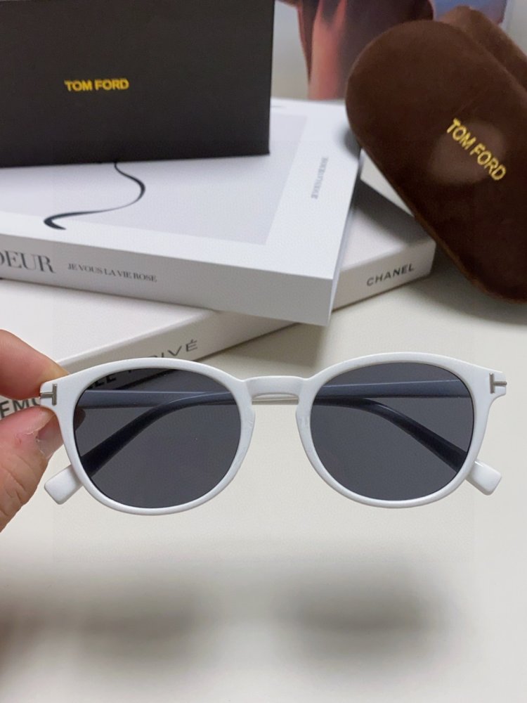 Очки солнцезащитные фото 4