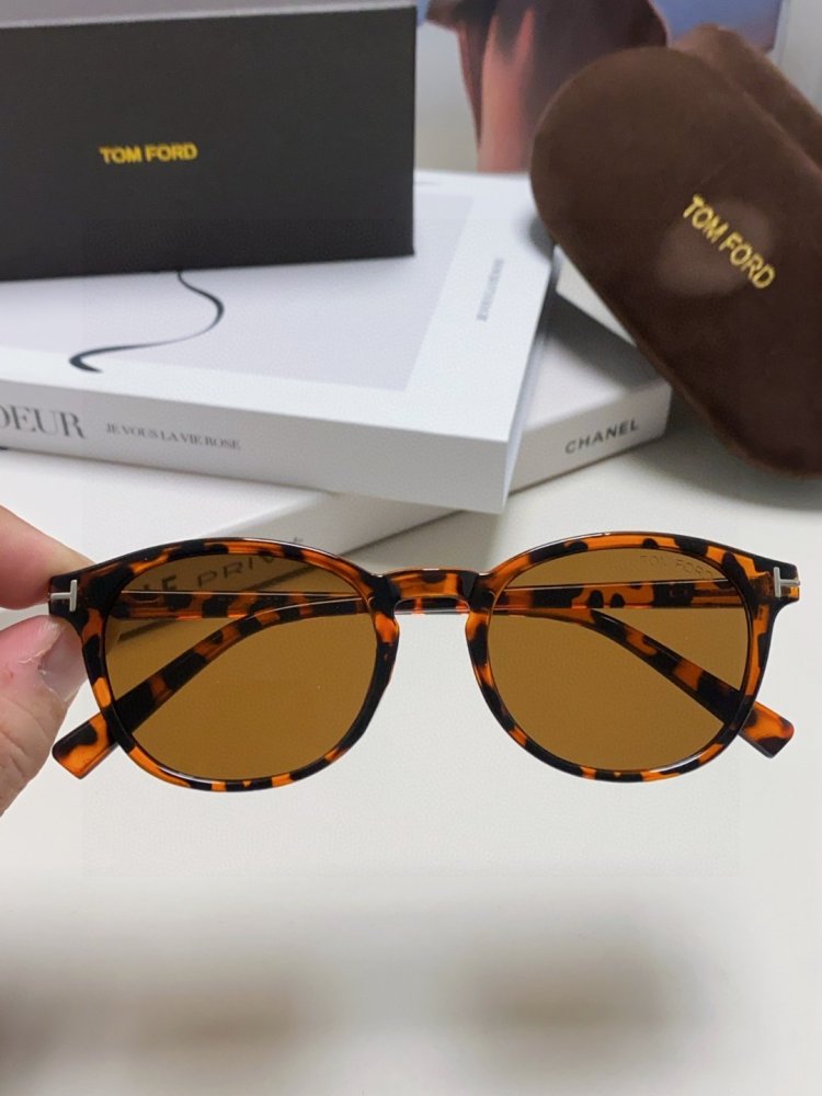 Очки солнцезащитные фото 4