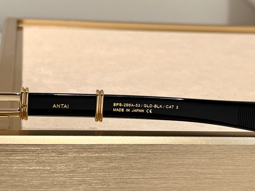 Очки солнцезащитные фото 4