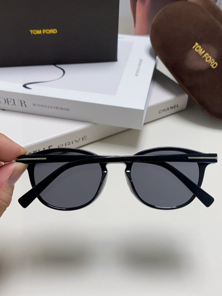 Очки солнцезащитные фото 5