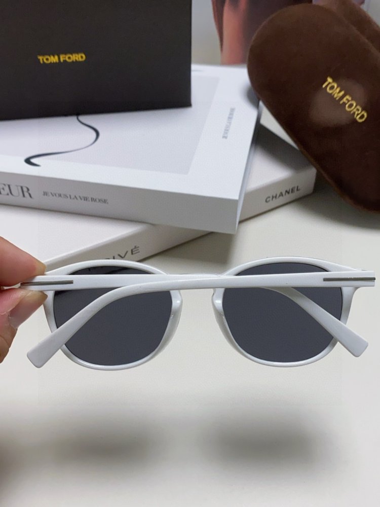 Очки солнцезащитные фото 5