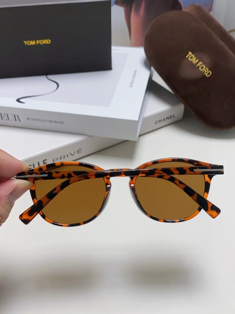 Очки солнцезащитные фото 5