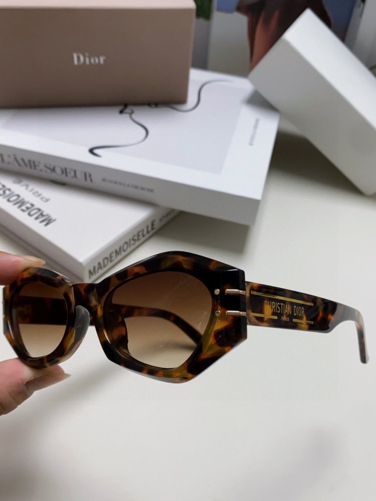 Очки солнцезащитные фото 6