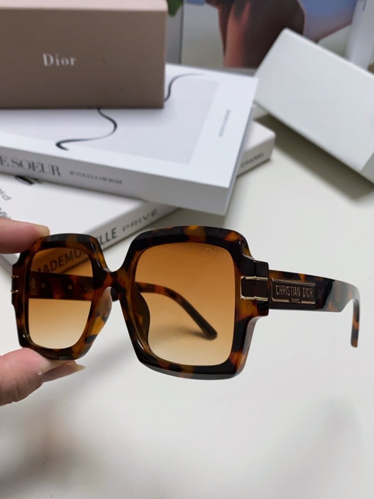 Очки солнцезащитные фото 6