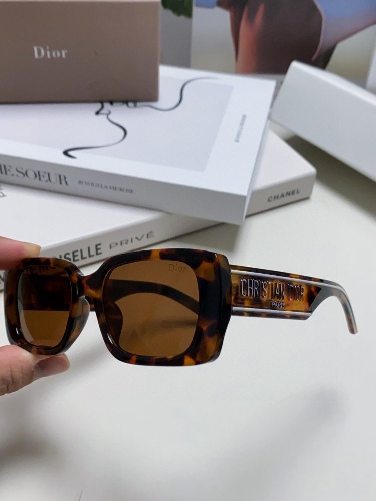 Очки солнцезащитные фото 6