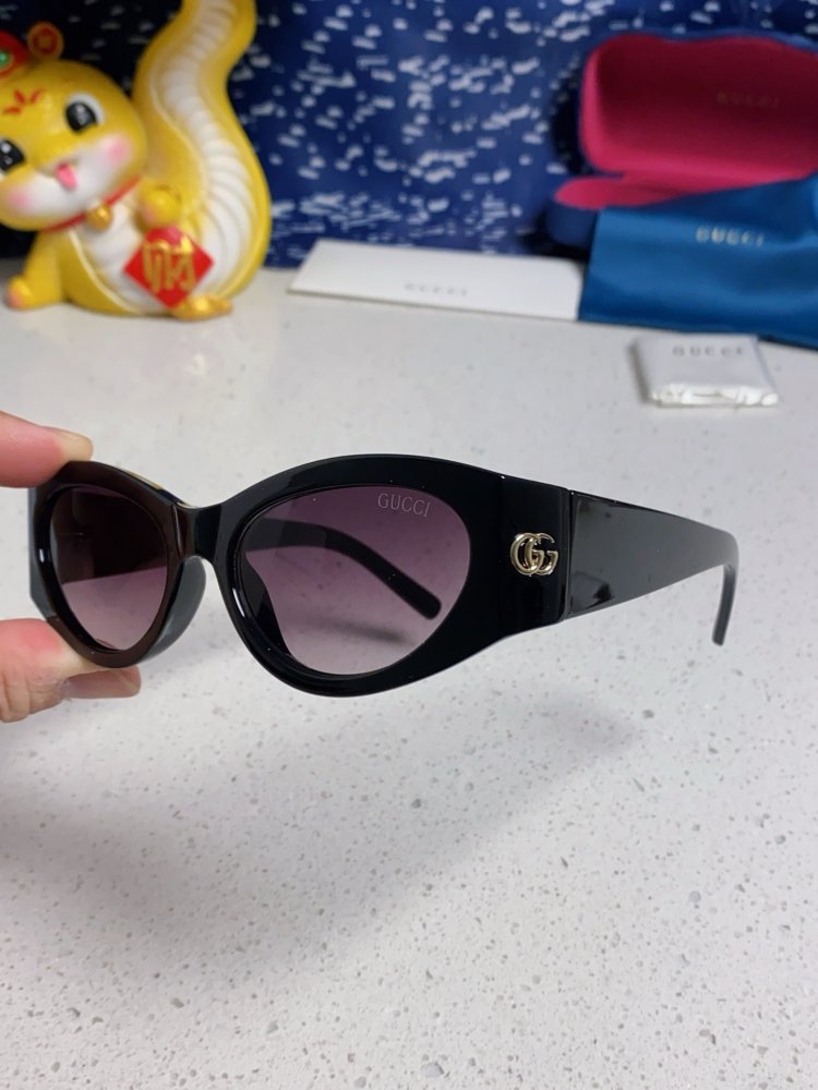 Очки солнцезащитные фото 6