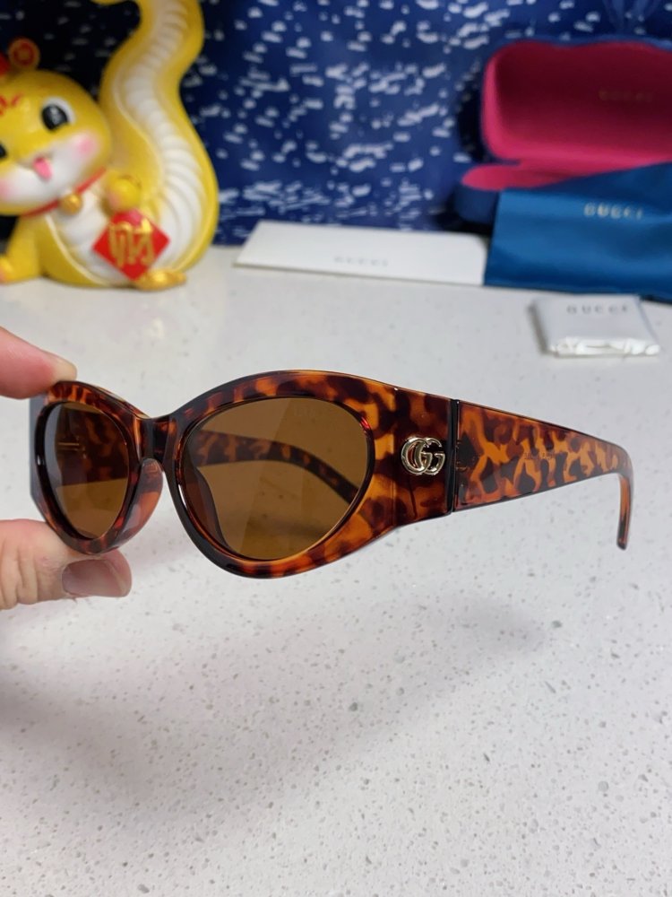 Очки солнцезащитные фото 6