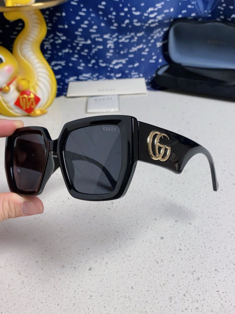 Очки солнцезащитные фото 6