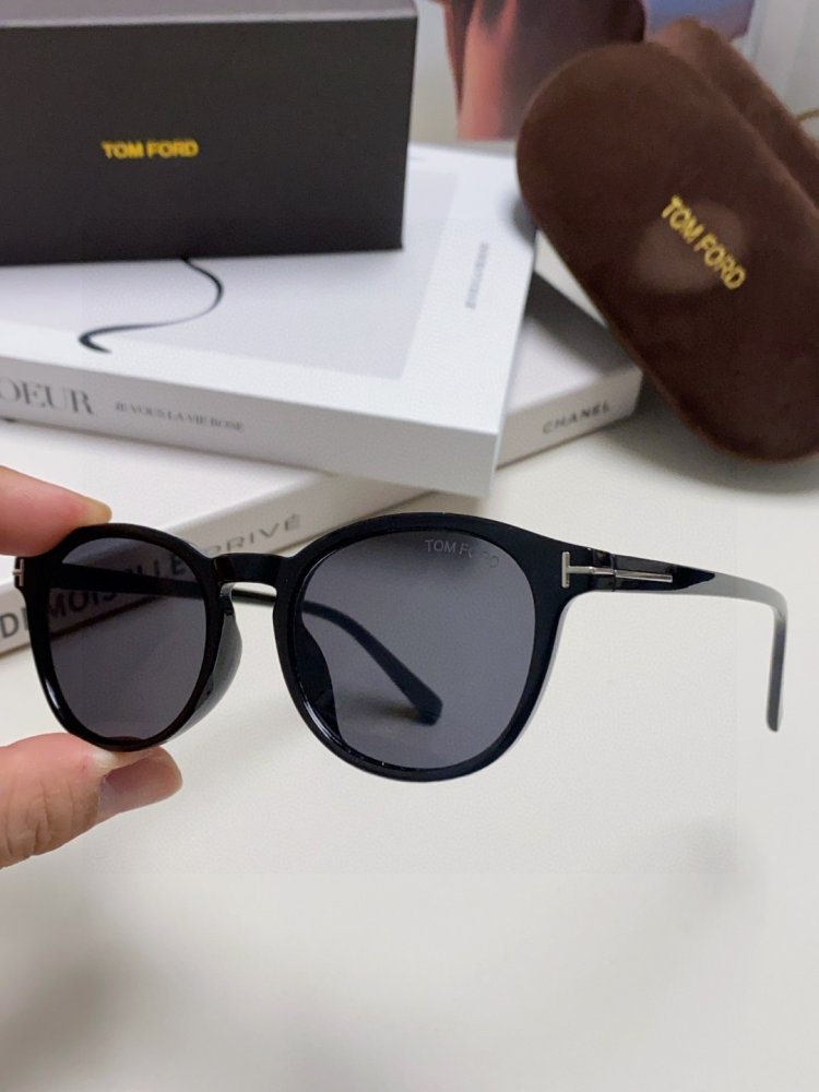 Очки солнцезащитные фото 6