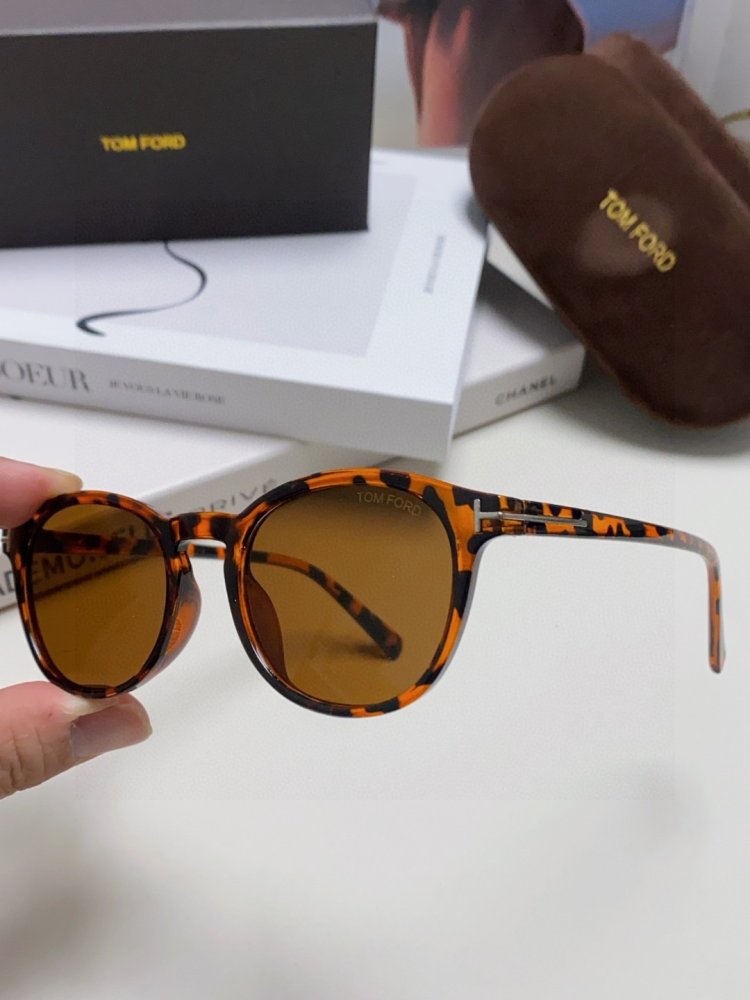 Очки солнцезащитные фото 6