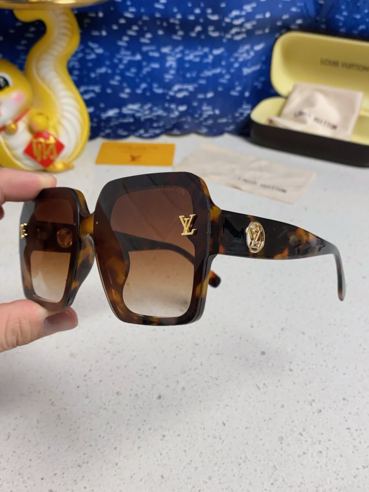 Очки солнцезащитные фото 6