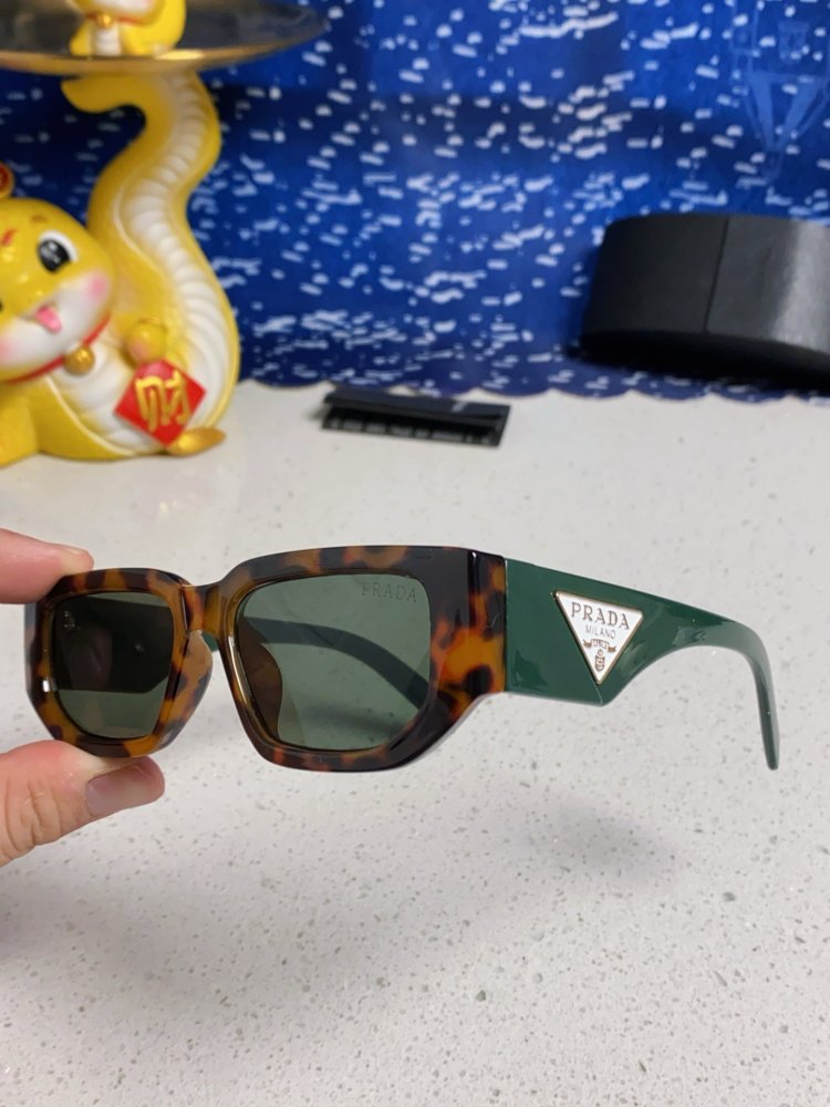 Очки солнцезащитные фото 6