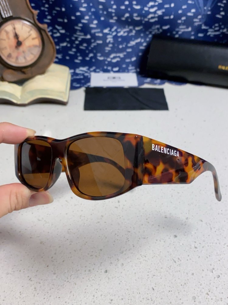 Очки солнцезащитные фото 6