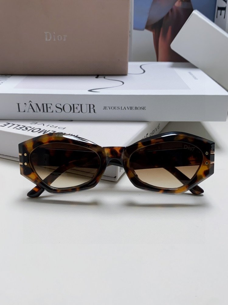 Очки солнцезащитные фото 7