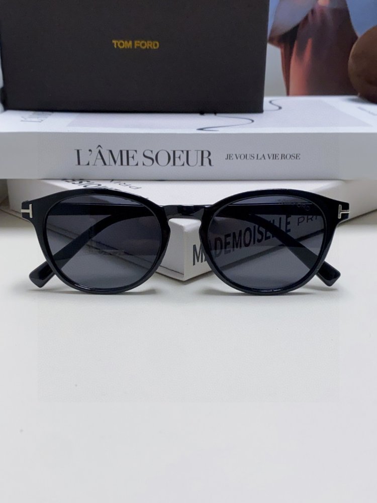 Очки солнцезащитные фото 7