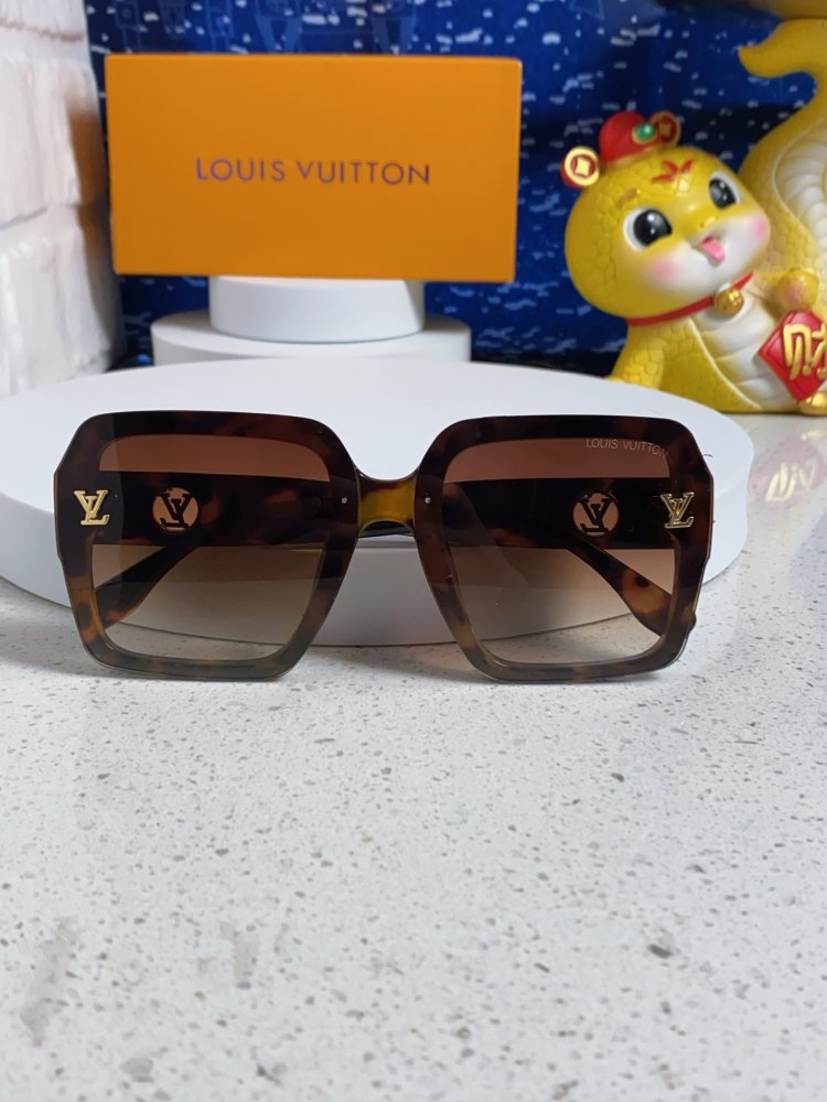 Очки солнцезащитные фото 7