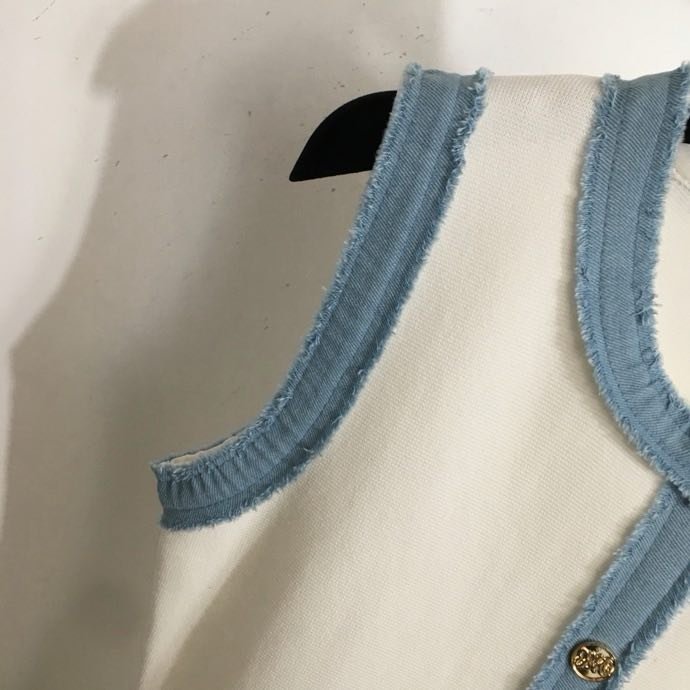 Однобортное трикотажное платье фото 2