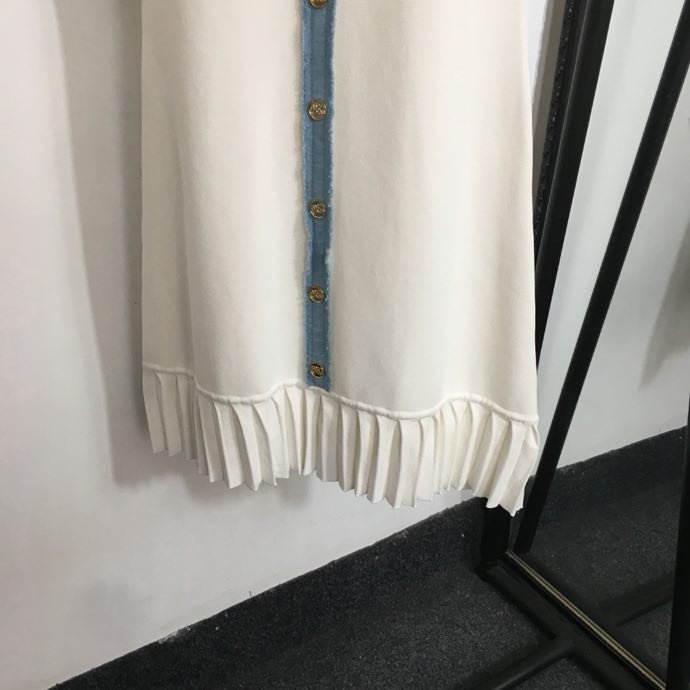 Однобортное трикотажное платье фото 4