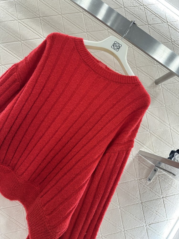 Monochromatic knitted pullover фото 3