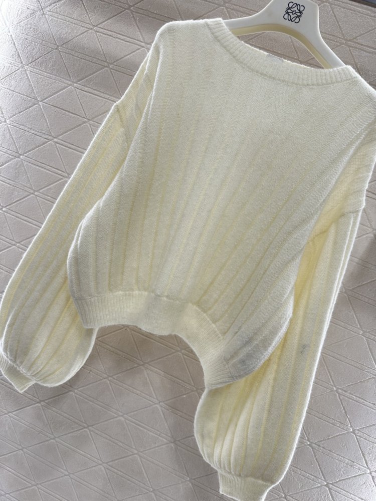 Monochromatic knitted pullover фото 4