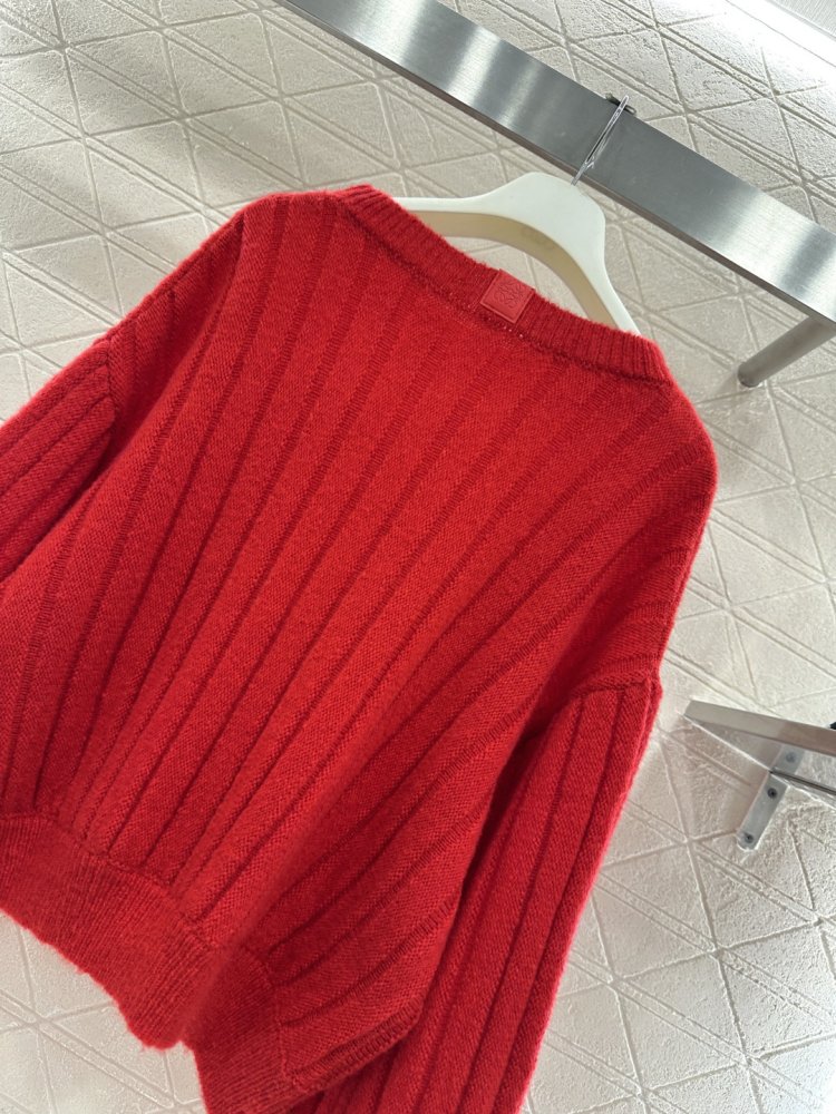 Monochromatic knitted pullover фото 4