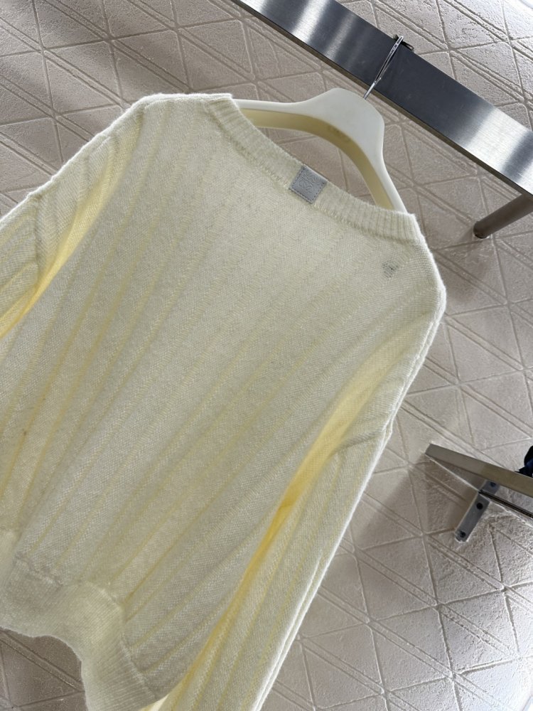 Monochromatic knitted pullover фото 7