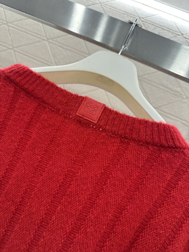 Monochromatic knitted pullover фото 8