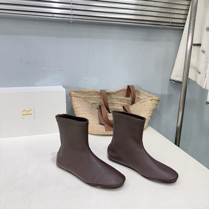 Осінньо зимові черевики на плоскою підошві