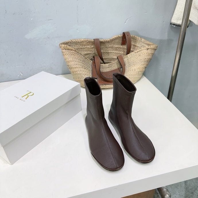 Осінньо зимові черевики на плоскою підошві фото 2