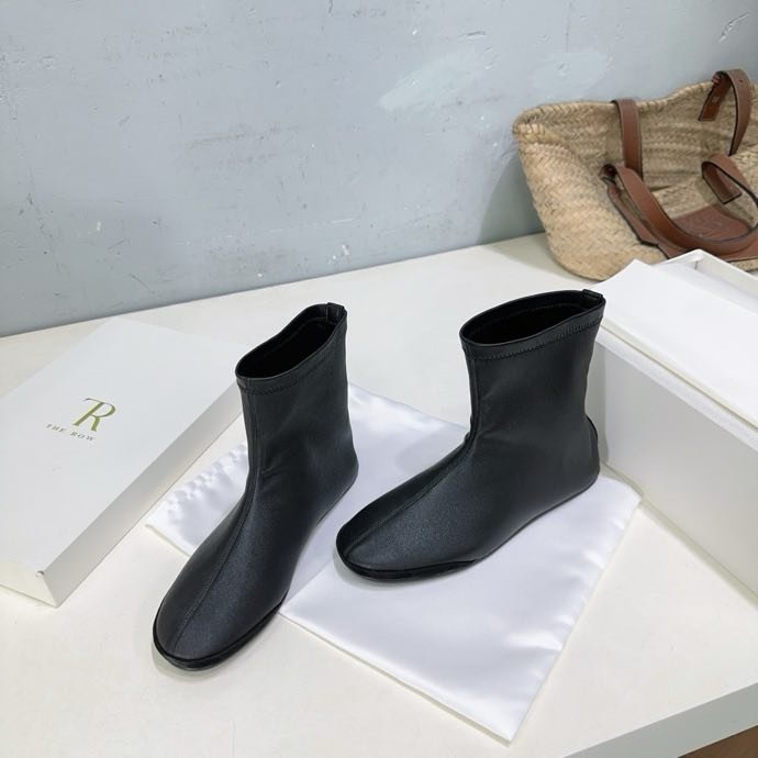 Осінньо зимові черевики на плоскою підошві фото 3