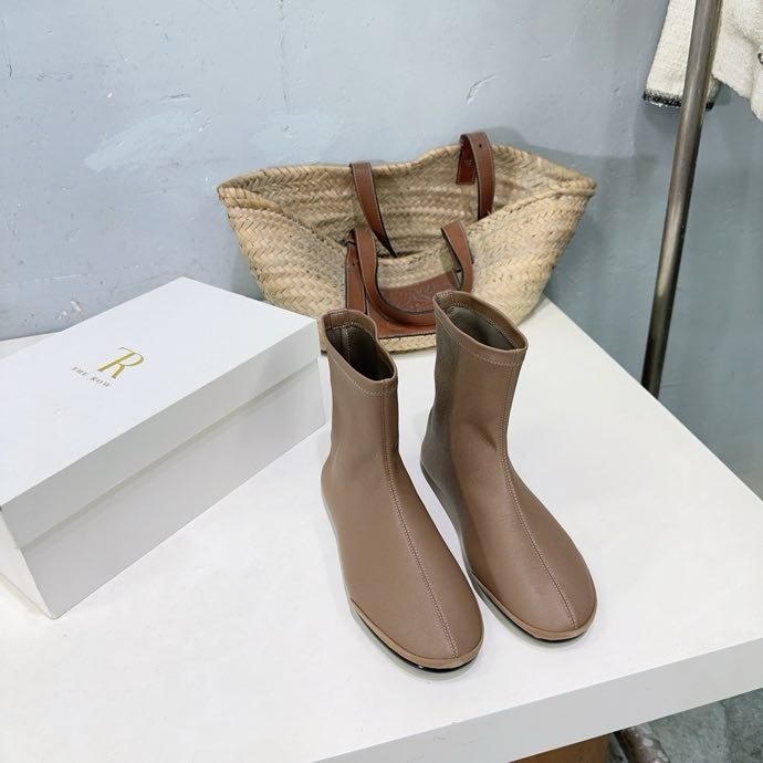 Autumn winter boots on flat soled фото 4