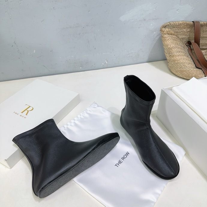 Осінньо зимові черевики на плоскою підошві фото 5