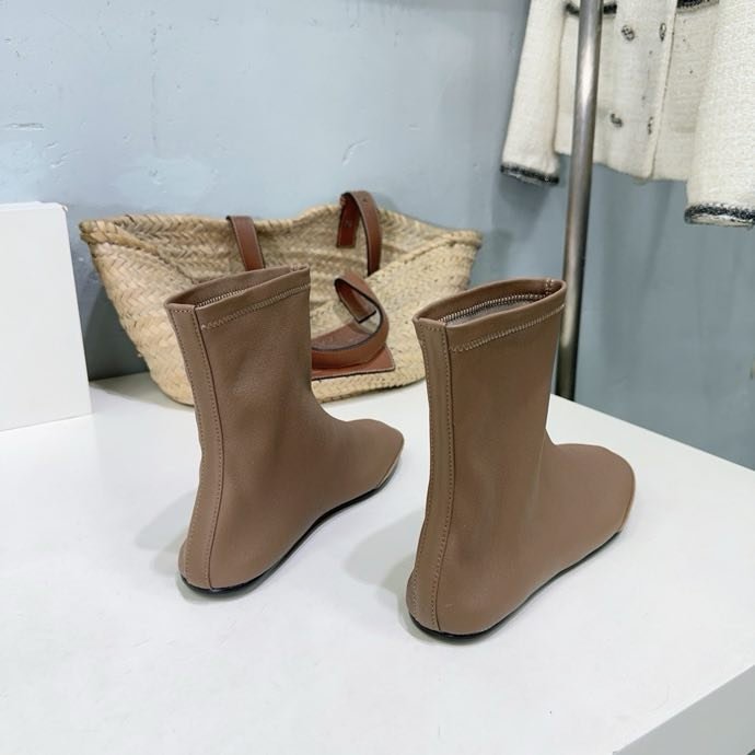 Autumn winter boots on flat soled фото 5