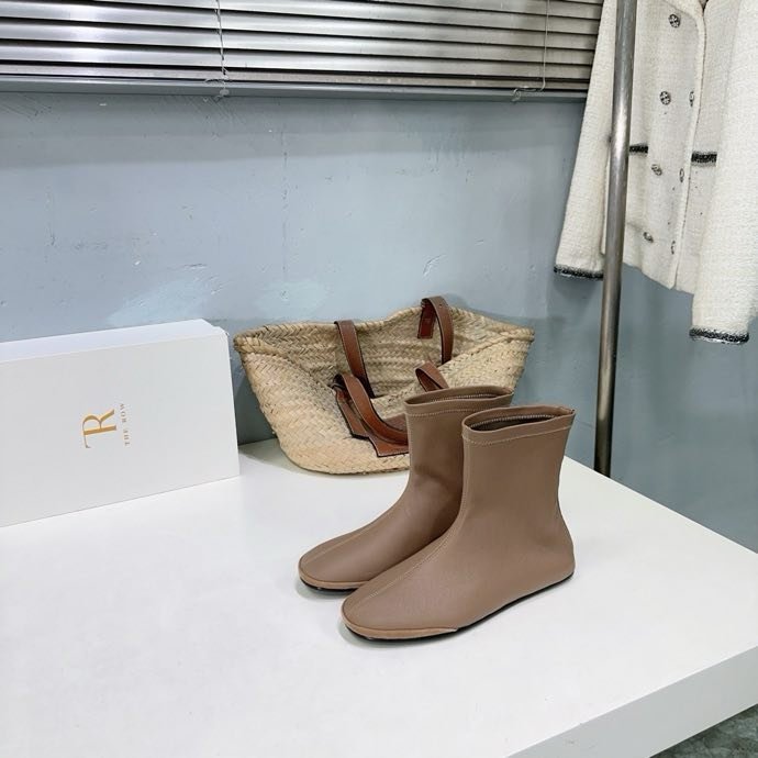 Autumn winter boots on flat soled фото 7